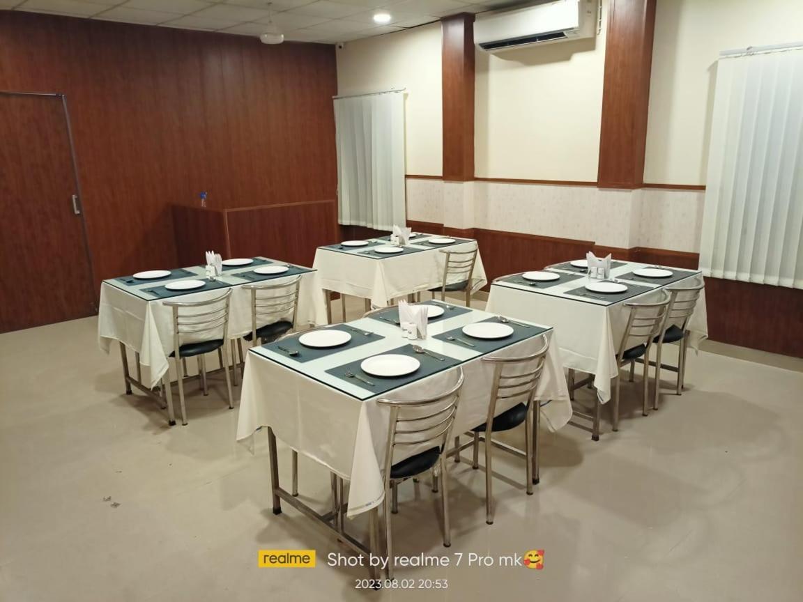 Hotel Jaysha غاواهاتي المظهر الخارجي الصورة